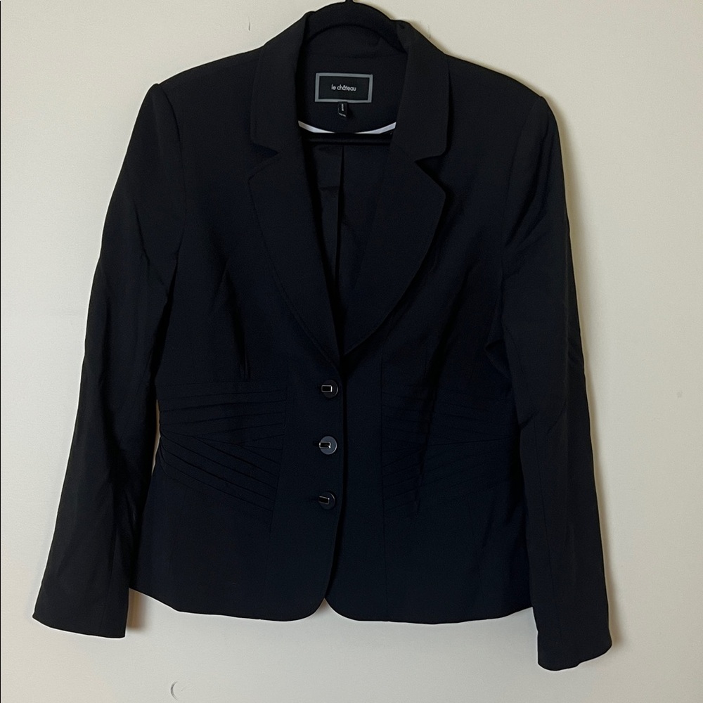 XL Le Chateau Women's Classic Black Suit Jacket with pleats